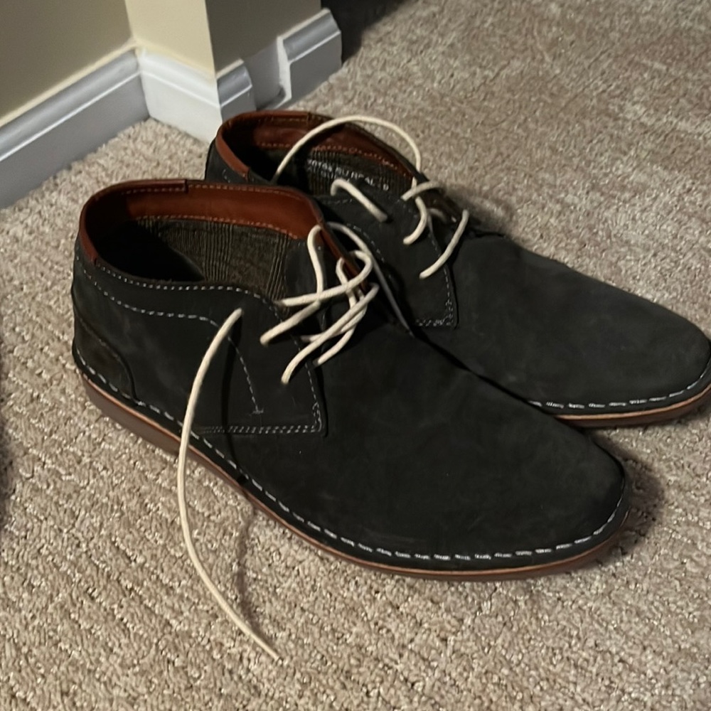 Kenneth Cole dress shoes. Grey suede